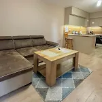 Апартаменты 1bd Retreat With Balcony In Vibrant District By Flat Mаnager *