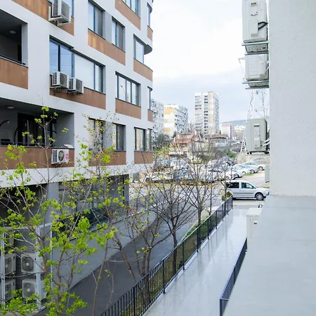 1bd Retreat With Balcony In Vibrant District By Flat Mаnager Апартаменты Варна