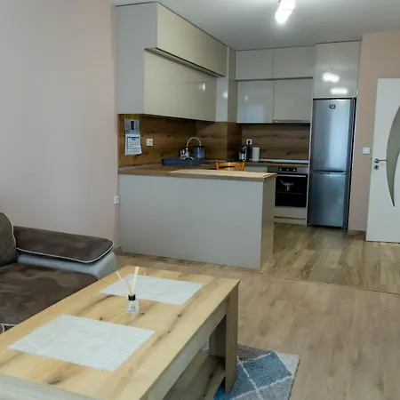 1bd Retreat With Balcony In Vibrant District By Flat Mаnager