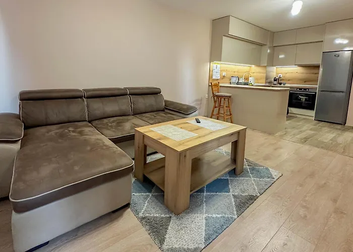 Apartment 1bd Retreat With Balcony In Vibrant District By Flat Mаnager *